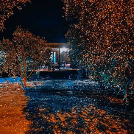 Soeguet Tinyhouse & Glamping 아파트